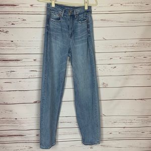 American Eagle Baggy Jeans Women’s Size 4 Distressed At Top And Pockets